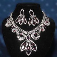 DIVINE DIVAS IX  Collar y Pendientes de Cristal Swarovski